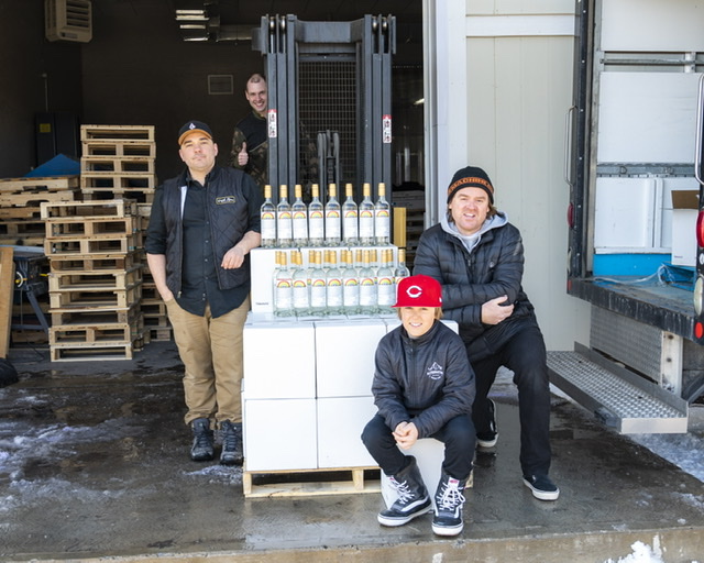 La Chambre de commerce de Rimouski distribue le gel désinfectant fabriqué par la Distillerie Fils du Roy 