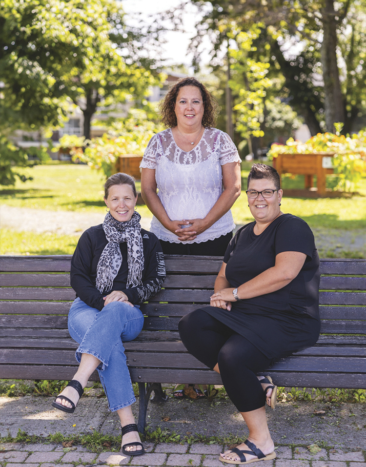 Histoire à succès - Trois organismes communautaires qui redéfinissent la notion d’avancement socioéconomique - Maison de la Famille, Julie Bélanger, Centre de prévention Suicide, Julie Jalbert, Carrefour d’Initiatives Populaires - Karine Jean