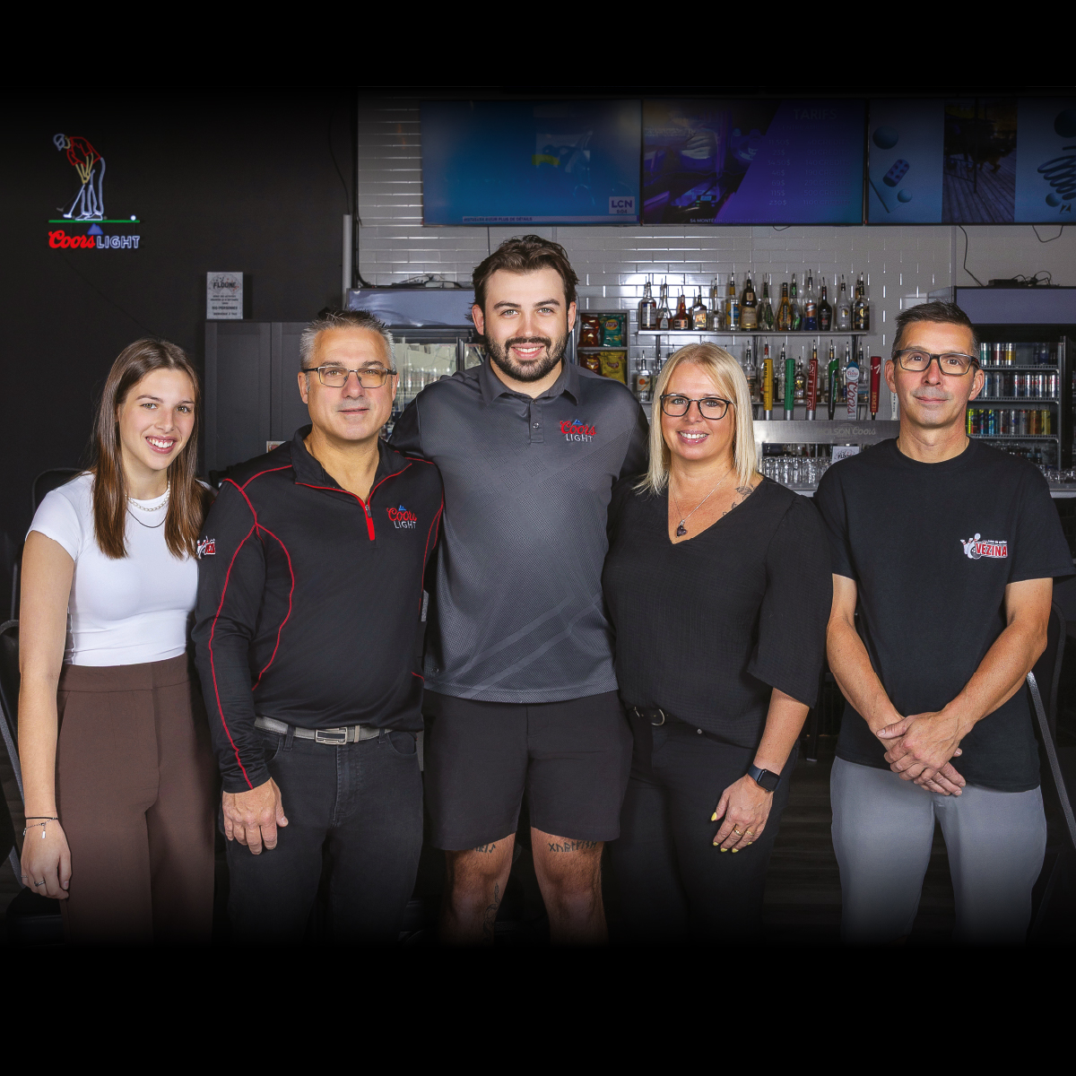 Salon de quilles Vézina - Publireportage - Mya, Frédéric, Jérémy, Guylaine et Nicolas